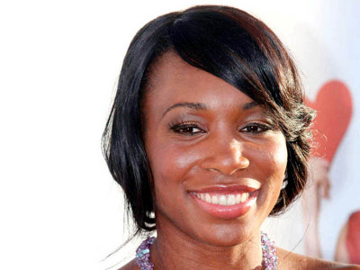 tennis venus crushes wozniak to stay on track