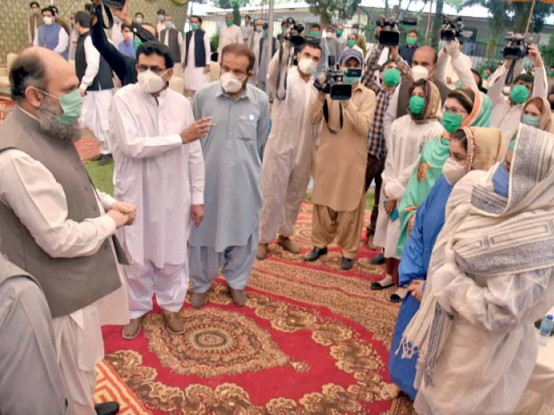 cm kamal pays tribute to doctors cm kamal pays tribute to doctors