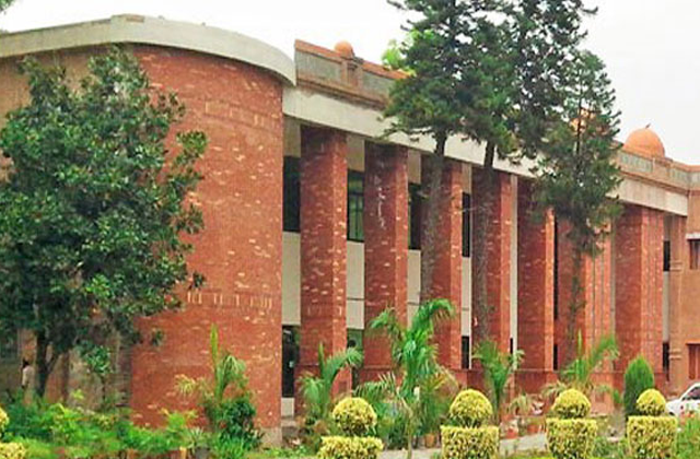 khyber medical college peshawar photo kmc