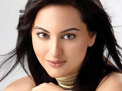 sonakhshi does her first item song