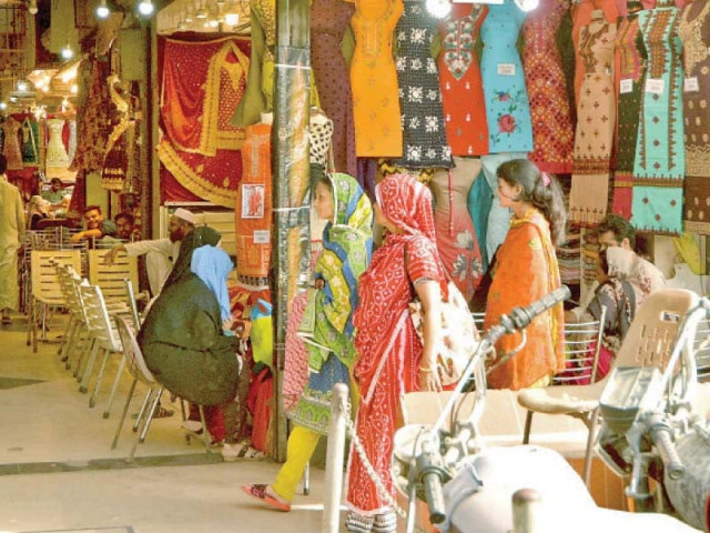 traders make windfall profits with new year shopping bonanza traders make windfall profits with new year shopping bonanza