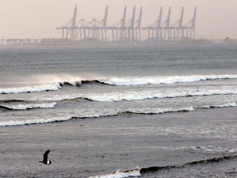 the seaview beach in clifton is deserted after authorities have imposed a complete ban on recreational activities in anticipa tion of cyclone gulab photo ppi