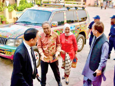 indonesia pak photo exhibit draws crowds