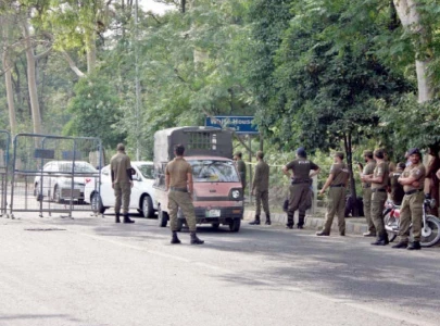 police surround zaman park as govt s deadline to surrender terrorists expires