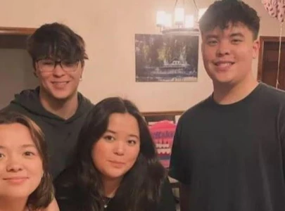 reality star kate gosselin shares photo of four sextuplets on their 20th birthday