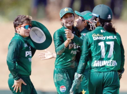 pakistan book asia cup semi final berth