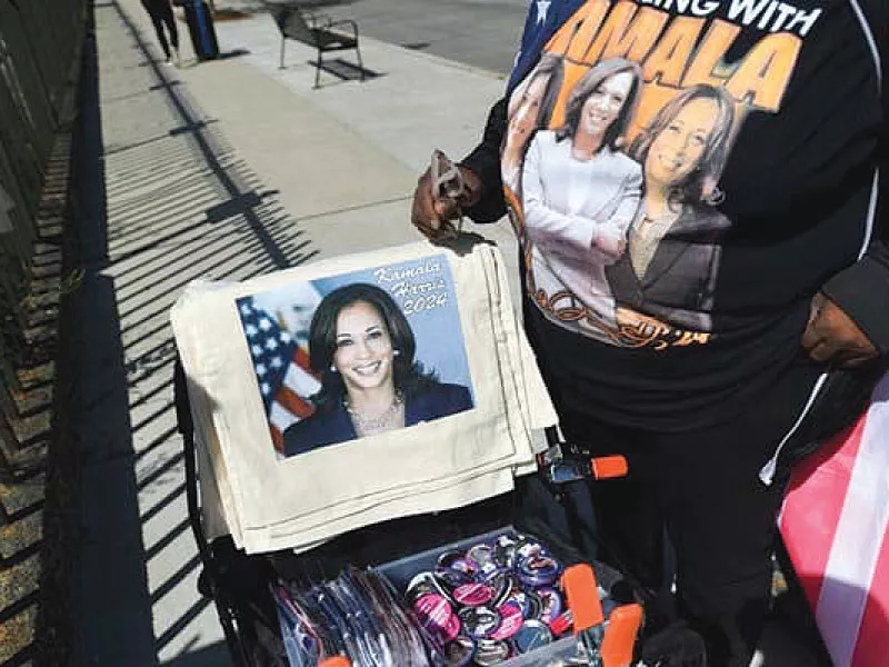 vendors say the excitement surrounding harris is unlike any they have ever seen photo file vendors say the excitement surrounding harris is unlike any they have ever seen photo file