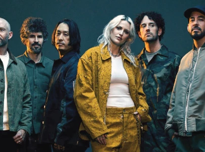 fans lap up emily armstrong linkin park s new vocalist