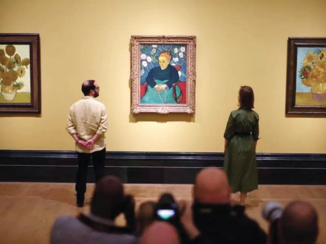 van gogh s sunflowers brought together in london van gogh s sunflowers brought together in london