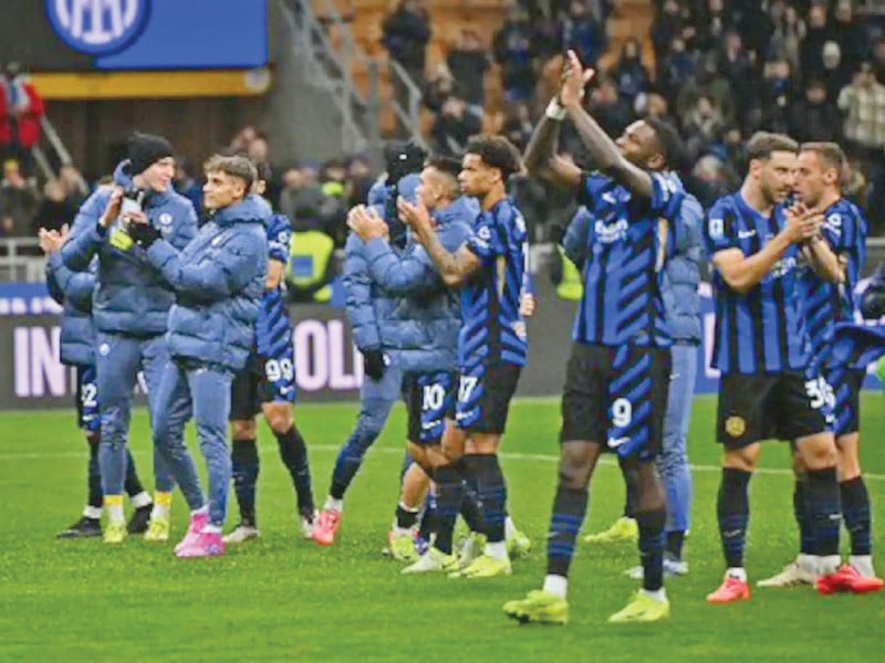 inter milan players celebrate with fans after 2 0 victory against como photo afp