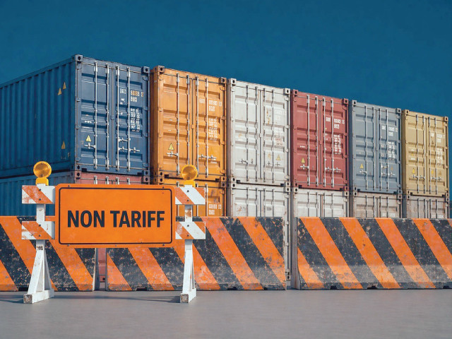 IMF pushes Pakistan to scrap import curbs; govt agrees to phased rollback