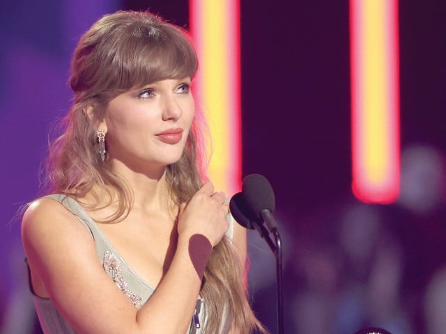 Taylor Swift’s fortune tops $2 billion