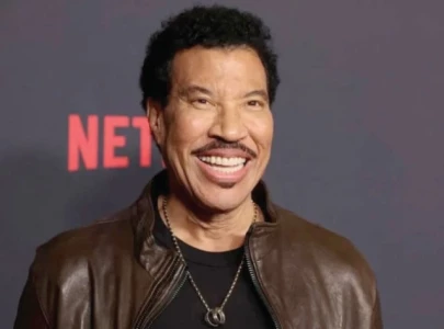 lionel richie shares health update after scare