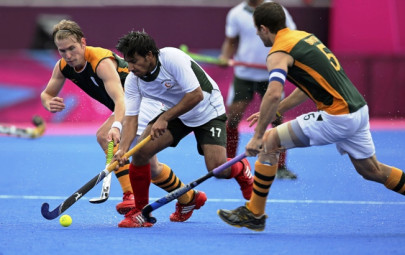 olympics glory pakistan edge south africa in nine goal thriller