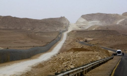 gunmen kill 15 egypt border guards enter israel
