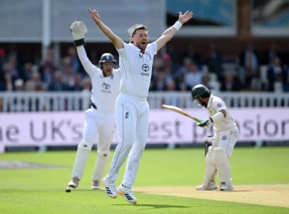 england beat pakistan by 194 runs to clinch test series at lord s