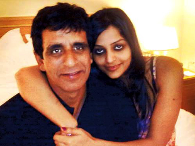 pakistani umpire denies relationship with indian model admits pictures real pakistani umpire denies relationship with indian model admits pictures real