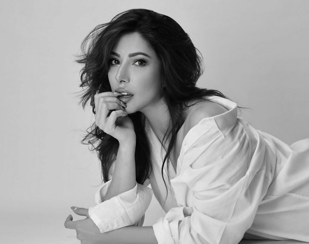 i need a man who can support me mentally emotionally mehwish hayat i need a man who can support me mentally emotionally mehwish hayat