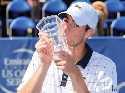 tennis isner wins winston salem title