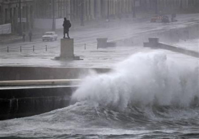 isaac heads for us gulf coast after drenching south florida