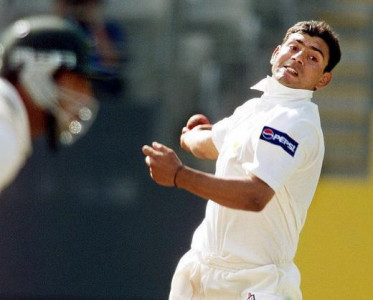 rashid latif suggests saqlain mushtaq as spin bowling coach