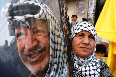 poisoning claims france opens arafat probe