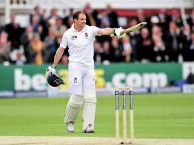 strauss resigns as england captain quits cricket