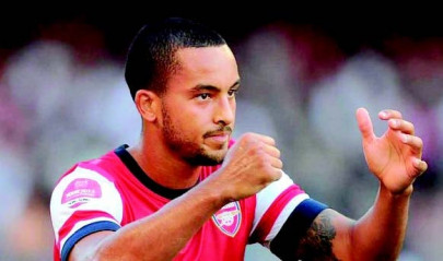 football arsenal ready to sell walcott