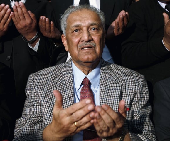 abdul qadeer khan wants youth to force change