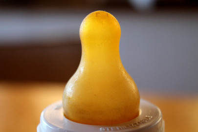 bottle feeding might turn your baby into a sitting duck for a number of diseases say doctors bottle feeding might turn your baby into a sitting duck for a number of diseases say doctors