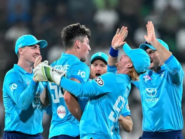 England seek consolation win