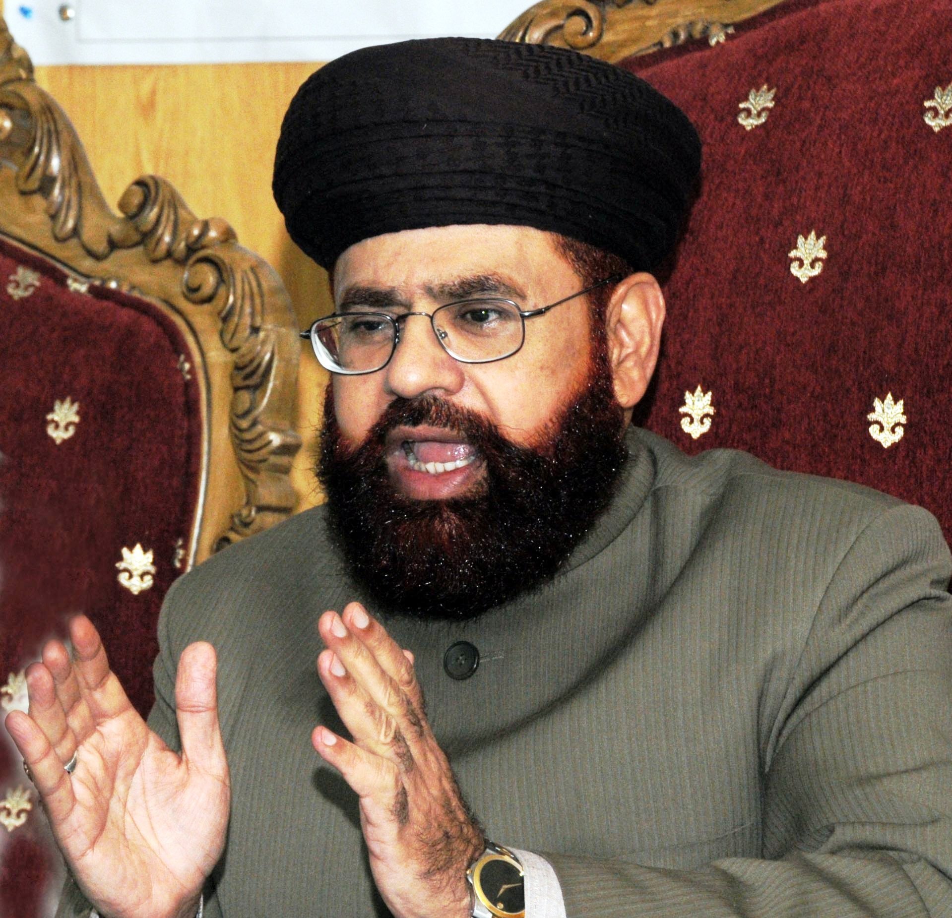 refuting allegations outright hamid saeed kazmi asks media to help clear his name