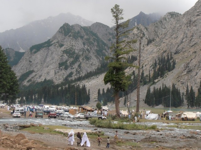 Known for it’s emerald green water and abundance of fish, the spot remains an attraction for most tourists owing to it’s beauty and serenity. PHOTO: FAZAL KHALIQ/THE EXPRESS TRIBUNE