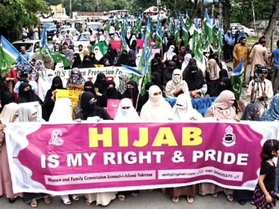 hijab day only men give speeches at women s rally