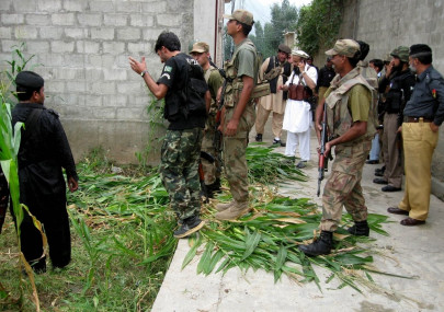 suicide bomber blows himself up in lower dir