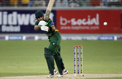 pakistan humiliate australia in twenty20 opener