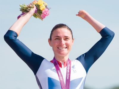 paralympics track cycling star storey wins gold