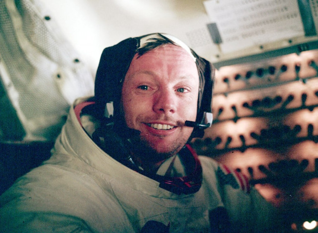 us astronaut neil armstrong to be buried at sea family us astronaut neil armstrong to be buried at sea family