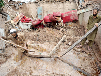 monsoon rains heavy downpour kills 16 in south punjab