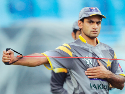 pakistan look to add to australia s woes