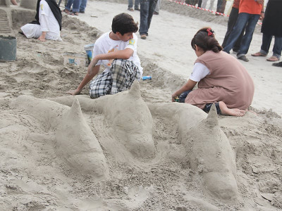 sand competition brings out the sculptor inside karachiites sand competition brings out the sculptor inside karachiites