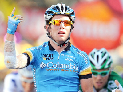 cycling cavendish crash dents tour bid