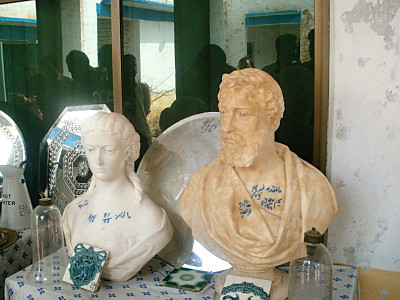 stolen history police seize british era relics in bahawalpur
