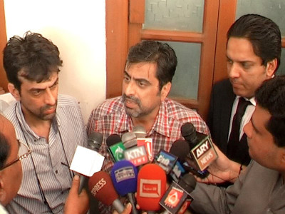 karachi factory blaze as probe begins industries minister resigns