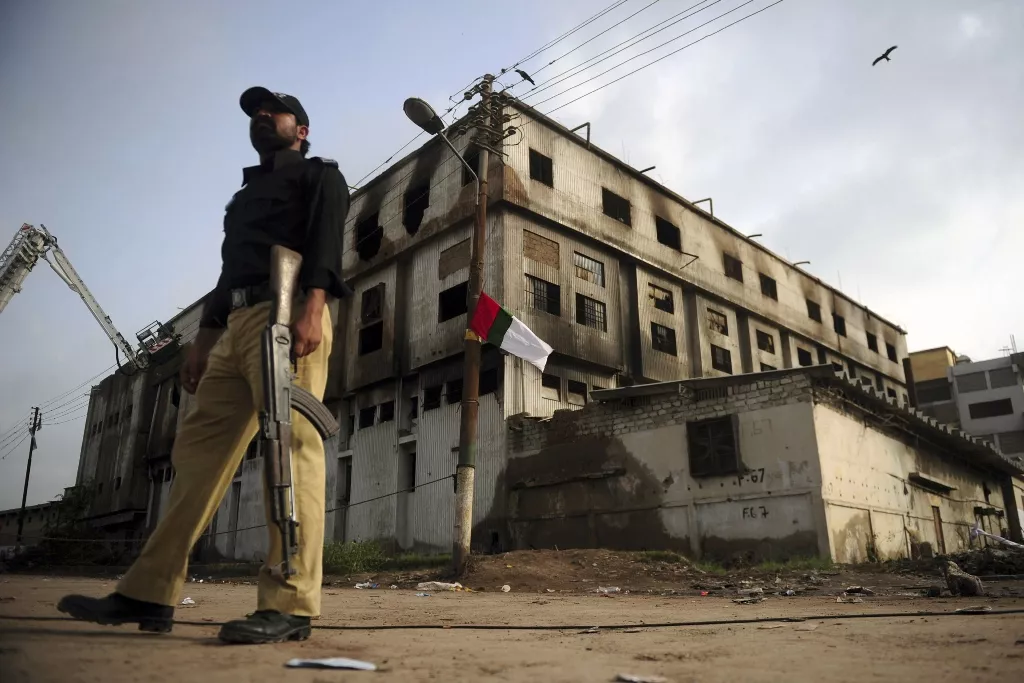 baldia factory fire 13 workers in police custody for questioning baldia factory fire 13 workers in police custody for questioning