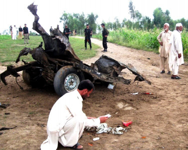 taliban bomb kills 14 people in lower dir