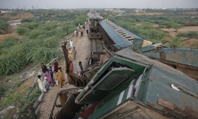 train collision near bin qasim kills 2 injures 10 train collision near bin qasim kills 2 injures 10
