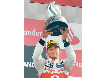 formula one hamilton not distracted by speculation