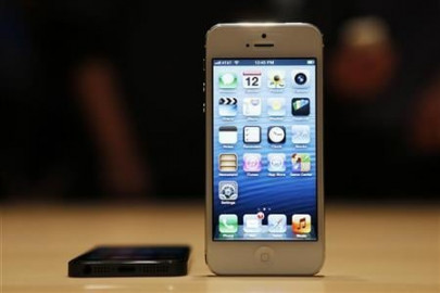 apple gets record 2 million iphone 5 orders