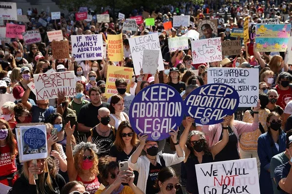 supporters of reproductive choice take part in the nationwide women s march held after texas rolled out a near total ban on abortion procedures and access to abortion inducing medications in new york city new york us october 2 2021 photo reuters supporters of reproductive choice take part in the nationwide women s march held after texas rolled out a near total ban on abortion procedures and access to abortion inducing medications in new york city new york us october 2 2021 photo reuters